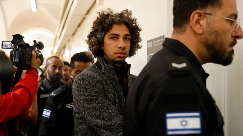 Ahmad Muna, um dos donos da livraria Educational Bookshop | Foto: John Wessels (AFP)